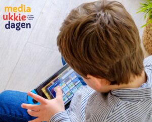 Kleuter met tablet