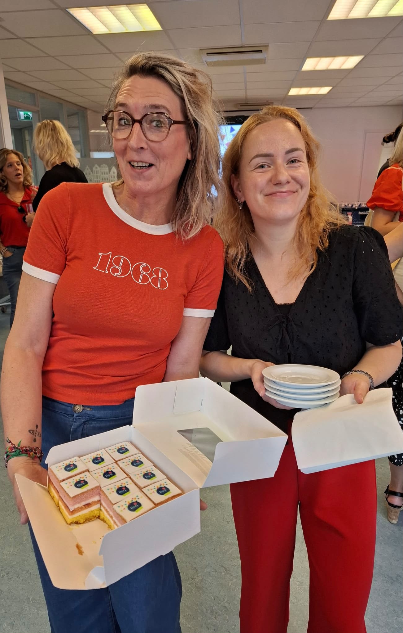 Taartjes ter gelegenheid van Lisa Lelystad vijf jaar